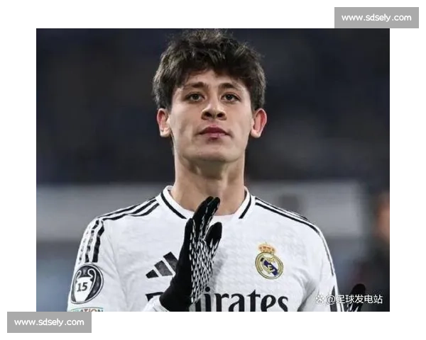 居勒尔爆发!皇马新核 10 场 8 首发,马卡:他已不可或缺 居勒尔爆发!皇马新核 10 场 8 首发,马卡:他已不可或缺