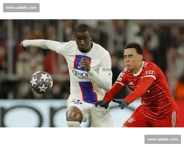 罗马诺：拜仁本周将提新报价追尼科 - 威廉斯，球员未拒绝但仍首选巴萨