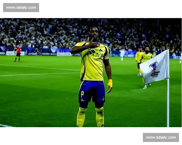 土耳其记者确认:那不勒斯、费内巴切正式报价哥伦比亚前锋杜兰