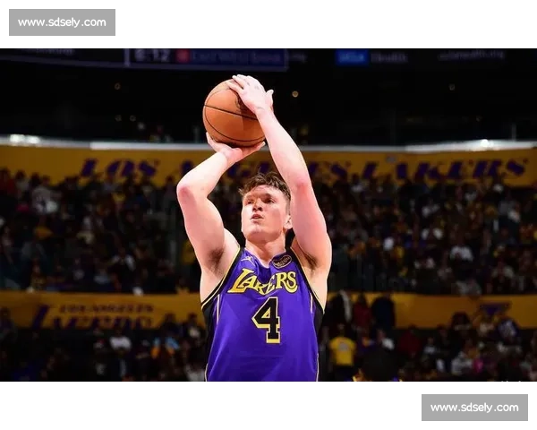 重磅交易猜想：JJJ 加盟湖人助詹皇东契奇冲冠，灰熊索要多首轮加速重建！