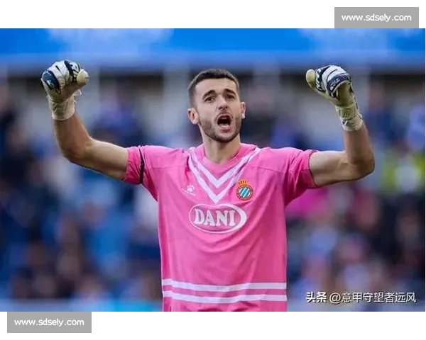 霍安 - 加西亚正式加盟巴萨！签约至 2031 年，扑救王回归诺坎普